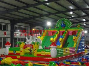 黑龍江充氣城堡質(zhì)量展示 - 河南藍月月氣模玩具廠家產(chǎn)品展示第一頁